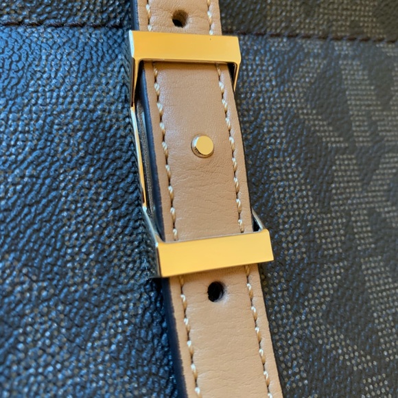 Michael Kors Brown/Tan Shoulder Purse NWOT - Picture 4 of 8